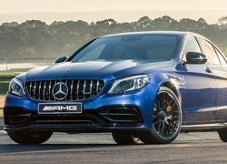 Mercedes-AMG C 63 S przód