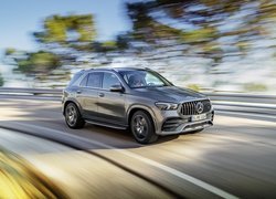 Mercedes-AMG GLE 53 na drodze