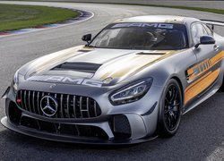Mercedes-AMG GT4 przodem