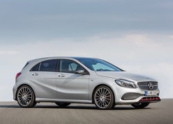 Mercedes-Benz A 250 Sport AMG Line Polar Silver rocznik 2016