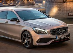 Mercedes-Benz CLA 250 4MATIC