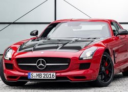 Mercedes-Benz SLS AMG GT, Przód