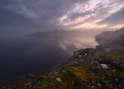 Mgła nad jeziorem Ładoga