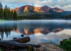 Góry, Jezioro, Lake Irwin, Mgła, Las, Drzewa, Chmury, Kolorado, Stany Zjednoczone