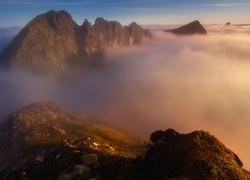 Mgła nad norweską wyspą Senja