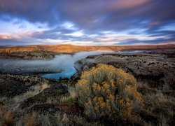 Chmury, Góry, Rzeka, Deschutes River, Mgła, Wzgórza, Rośliny, Oregon, Stany Zjednoczone