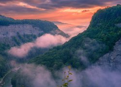 Wschód słońca, Wąwóz, Góry, Skały, Mgła, Rzeka Genesee, Letchworth State Park, Stan Nowy Jork, Stany Zjednoczone