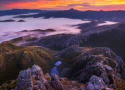 Mgła, Zachód słońca, Góry, Arthur Range, Jeziora, Skały, Tasmania, Australia