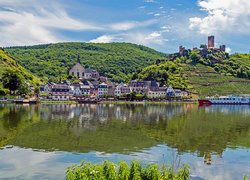 Miasteczko nad rzeką