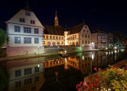 Miasto Strasburg we Francji nocą