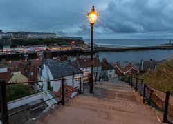 Miasto Whitby o świcie