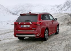 Mitsubishi Outlander PHEV, 2017