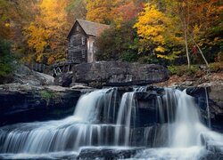 Drzewa, Jesień, Rzeka, Skały, Młyn wodny, Glade Creek Grist Mill, Park Babcock State, Wirginia Zachodnia, Stany Zjednoczone