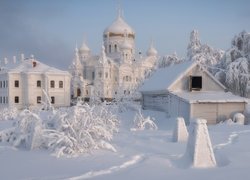 Cerkiew, Białogórski Monaster św Mikołaja, Zima, Śnieg, Ośnieżone, Domy, Drzewa, Biała Góra, Obwód permski, Rosja