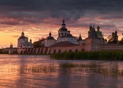 Jezioro Białe, Chmury, Cerkiew, Klasztor, Monastyr Świętego Cyryla Biełozierskiego, Kiriłłow, Obwód wołogodzki, Rosja