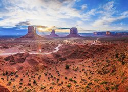 Monument Valley na Wyżynie Kolorado na terenie rezerwatu Indian Navaho w Stanach Zjednoczonych