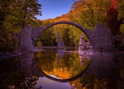 Most, Devils Bridge, Wieczór, Zachód słońca, Jezioro, Rakotz Lake, Jesień, Saksonia, Park Rododendronów Kromlau, Niemcy