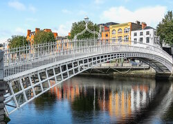 Rzeka Liffey, Domy, Most, Hapenny Bridge, Dublin, Irlandia