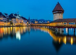 Rzeka Reuss, Oświetlony, Most Kapellbrucke, Wieża, Domy, Lucerna, Szwajcaria