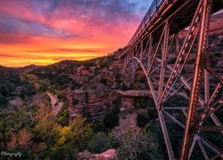 Stany Zjednoczone, Arizona, Kanion, Oak Creek, Zachód słońca, Most, Midgely Bridge, Skały