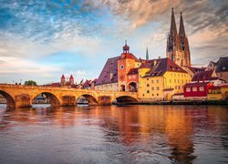 Miasto Ratyzbona, Regensburg, Rzeka Dunaj, Katedra św Piotra, Most, Kościół, Bawaria, Niemcy