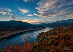 Góry Rodopy, Lasy, Drzewa, Chmury, Rzeka, Most, Bułgaria