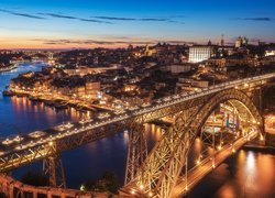 Świt, Most Ponte Luís I, Rzeka Duero, Domy, Porto, Portugalia