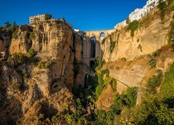 Skały, Domy, Miasto Ronda, Wąwóz Tajo, Most Puente Nuevo, Prowincja Malaga, Andaluzja, Hiszpania