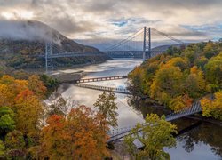 Jesień, Drzewa, Rzeka Hudson River, Most Bear Mountain Bridge, Purple Heart Veterans Memorial Bridge, Góry, Nowy Jork, Stany Zjednoczone