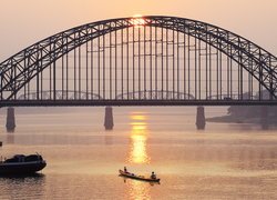 Most Sagaing Bridge nad rzeką Irawadi