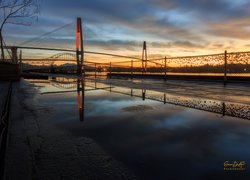 Zachód słońca, Rzeka, Fraser River, Most Skybridge, New Westminster, Kolumbia Brytyjska, Kanada