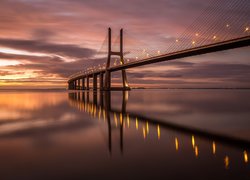 Most Vasco da Gamy, Lizbona, Portugalia, Rzeka Tag, Wschód słońca