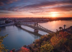 Most Wolności nad rzeką Dunaj w Budapeszcie