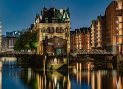 Niemcy, Speicherstadt, Miasto, Hamburg, Kanał wodny, Most, Domy, Noc, Światła