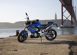 Motocykl BMW G 310 R z 2016 roku