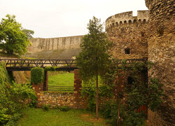 Mury i baszta twierdzy Kalemegdan w Belgradzie