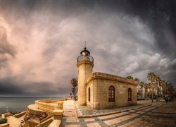 Muzeum w nieczynnej latarni morskiej Faro de Roquetas de Mar