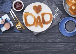 Dzień Ojca, Prezent, Krawat, Widelec, Nóż, Dżem, Talerzyk, Napis, Dad, Serduszko, Chleb, Bułeczki, Filiżanka, Kawy, Deski, Kompozycja