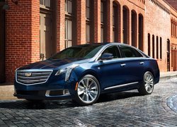 Niebieski, Cadillac XTS, 2018, Ulica, Domy