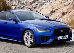 Niebieski, Jaguar XE, Bok