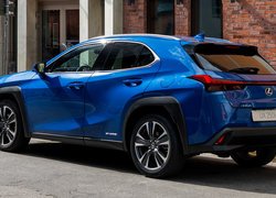 Niebieski Lexus UX