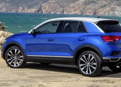 Niebieski Volkswagen T-Roc