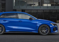 Niebieskie Audi RS 3 Sportback