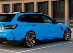 Niebieskie BMW M3 Touring Competition