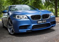 Niebieskie, BMW M5 F10, Sedan