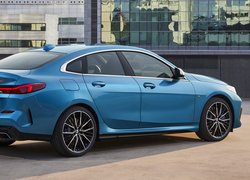 Niebieskie BMW Serii 2 Gran Coupe