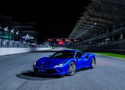 Niebieskie Ferrari F8 Tributo