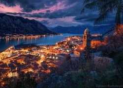 Noc nad Kotorem w Czarnogórze
