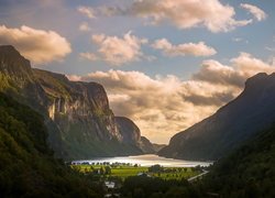 Góry, Jezioro, Chmury, Wioska Gya, Rogaland, Norwegia