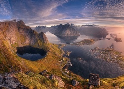 Norwegia, Lofoty, Morze Norweskie, Góry, Skały, Domy, Wioski, Z lotu ptaka